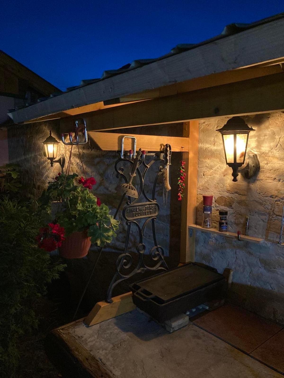 Vrbas Nantucket Guesthouse מראה חיצוני תמונה